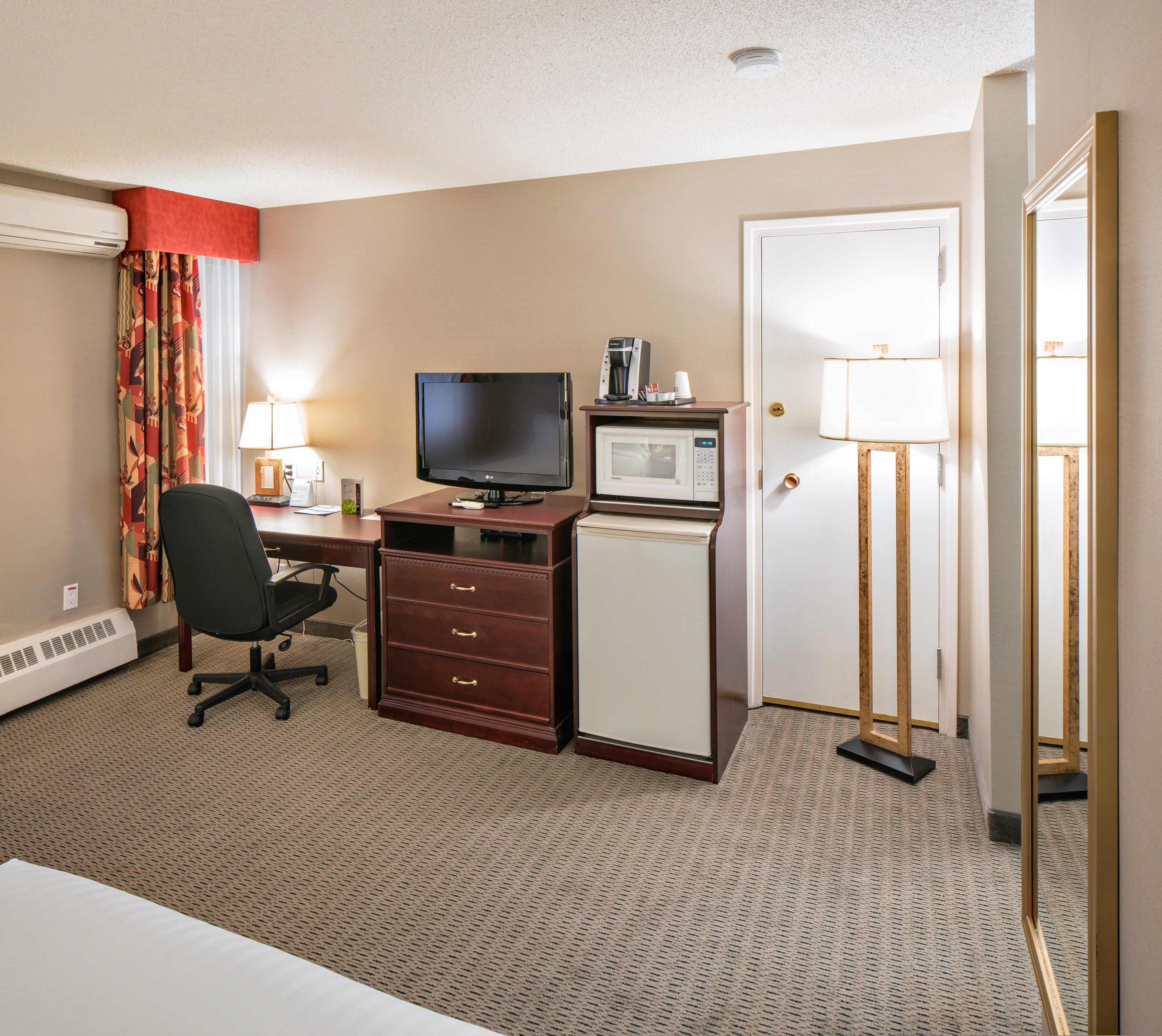 Holiday Inn Express Red Deer By Ihg Экстерьер фото