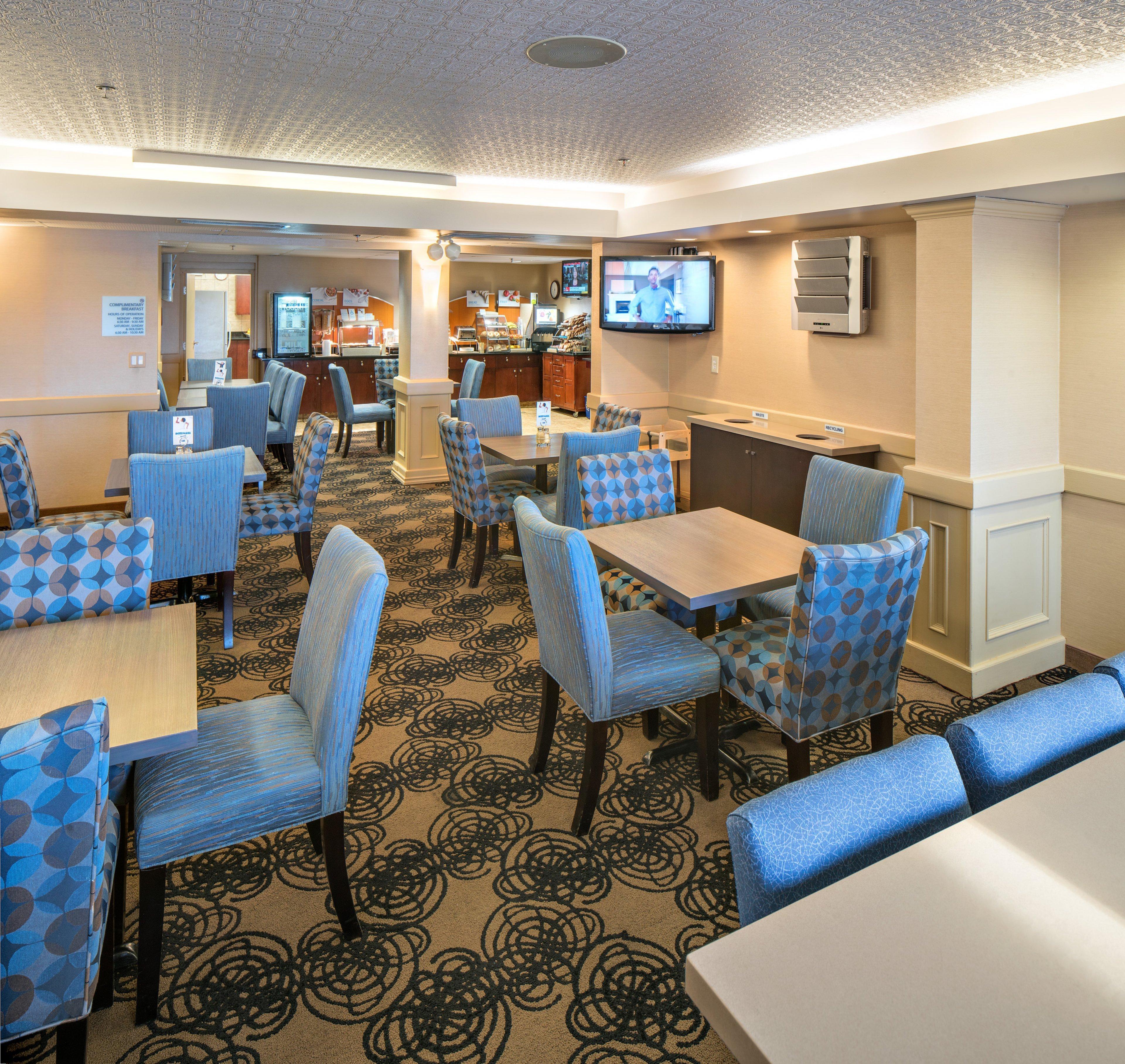 Holiday Inn Express Red Deer By Ihg Экстерьер фото