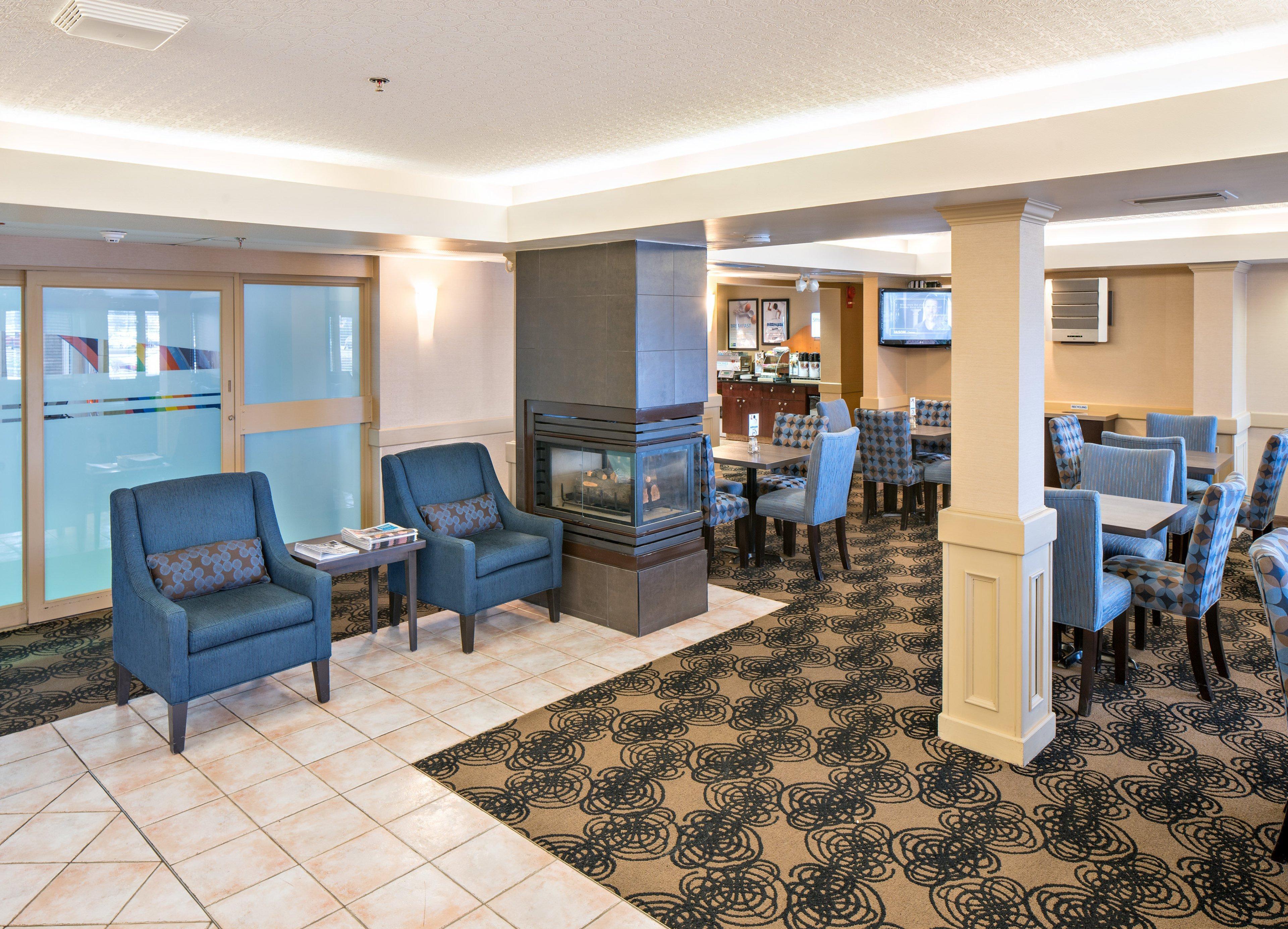 Holiday Inn Express Red Deer By Ihg Экстерьер фото