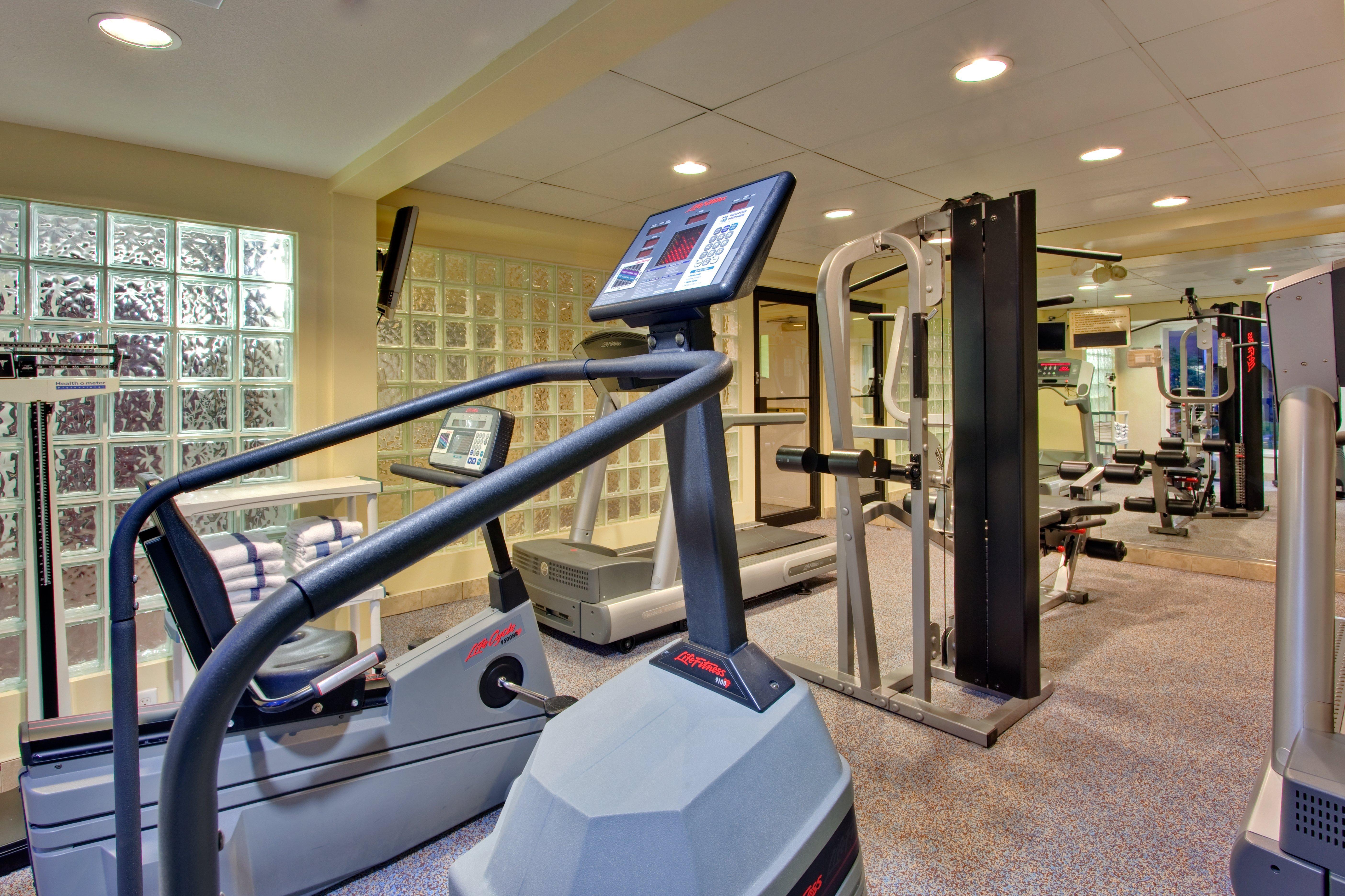 Holiday Inn Express Red Deer By Ihg Экстерьер фото