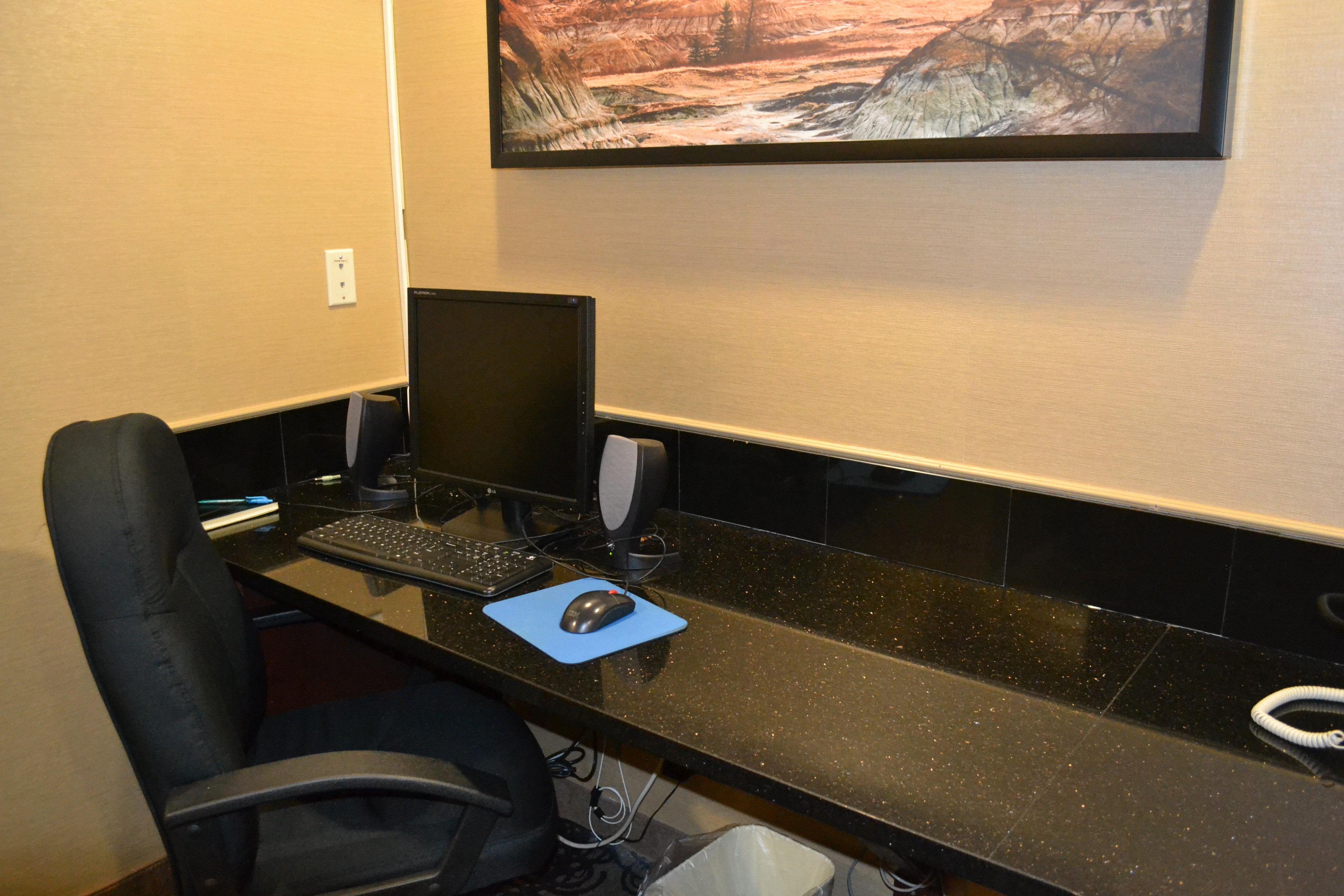 Holiday Inn Express Red Deer By Ihg Экстерьер фото