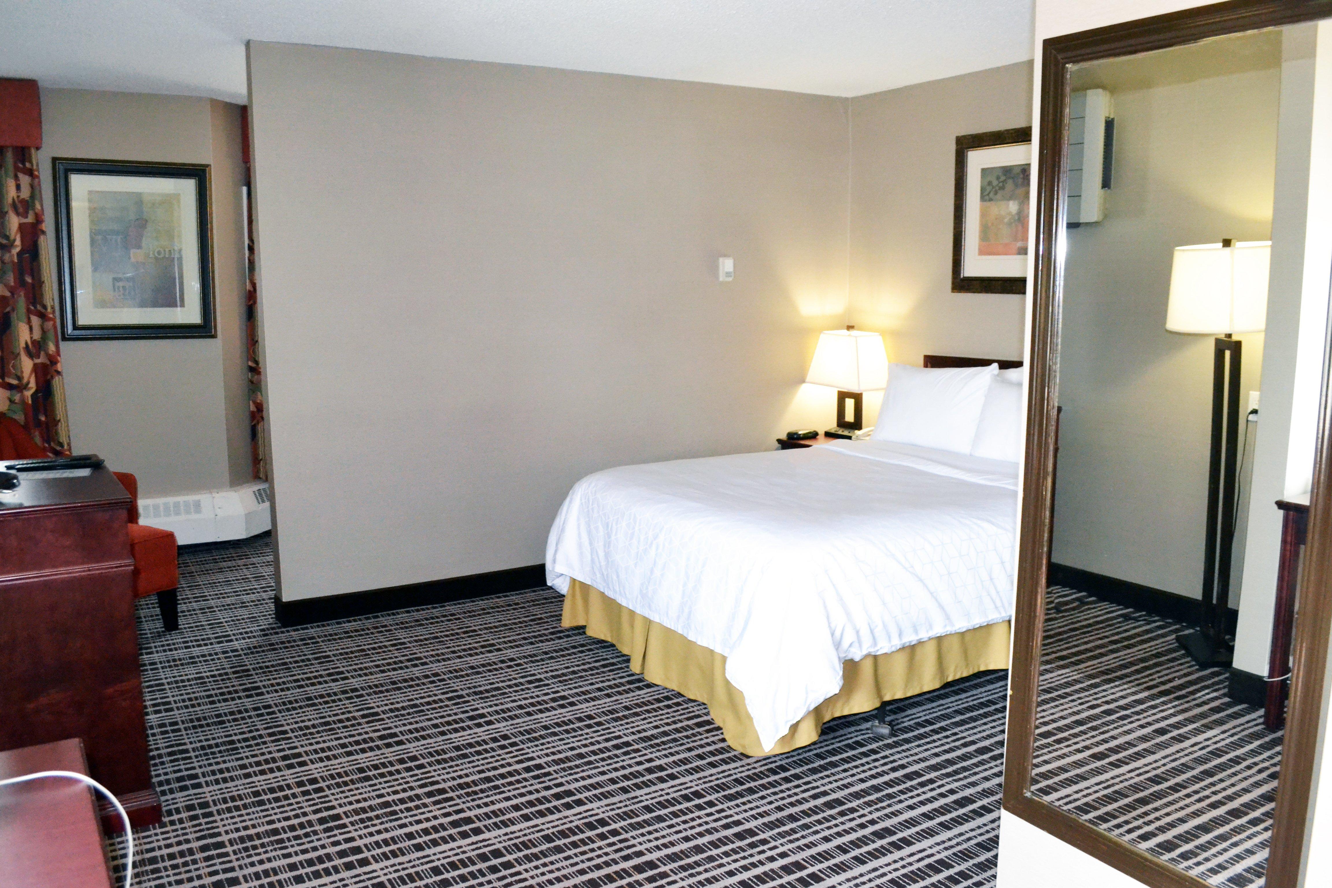 Holiday Inn Express Red Deer By Ihg Экстерьер фото