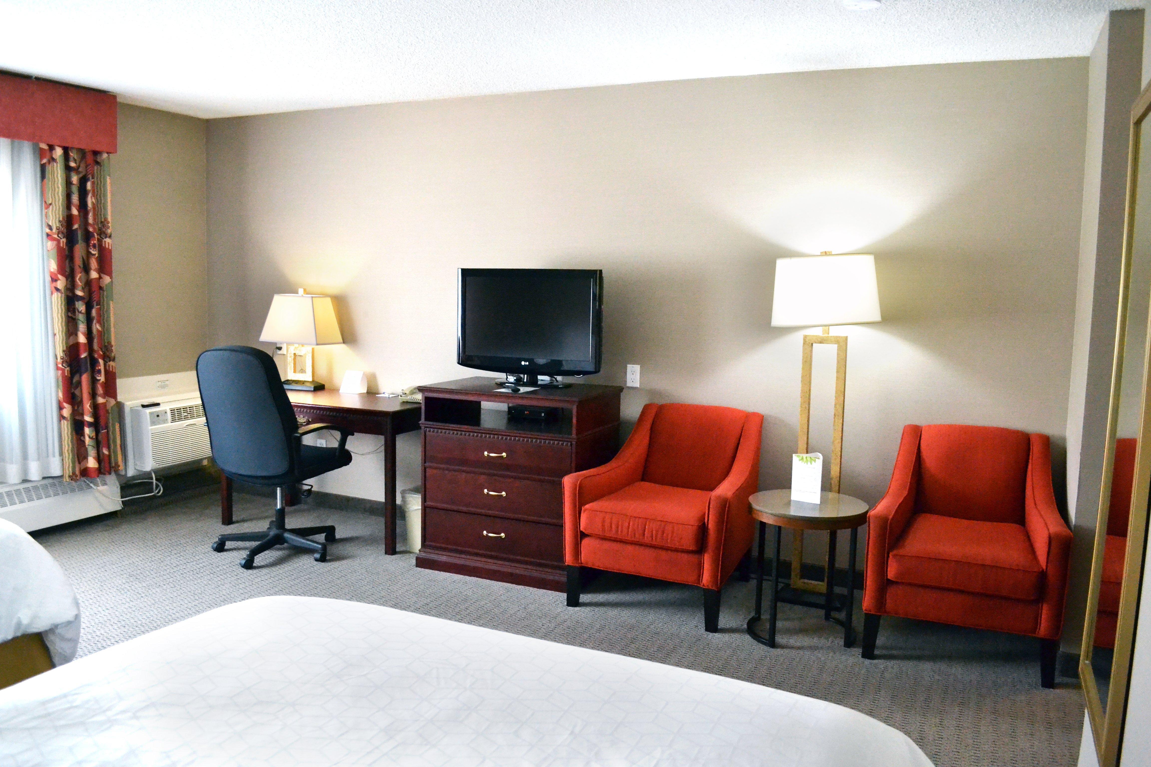 Holiday Inn Express Red Deer By Ihg Экстерьер фото