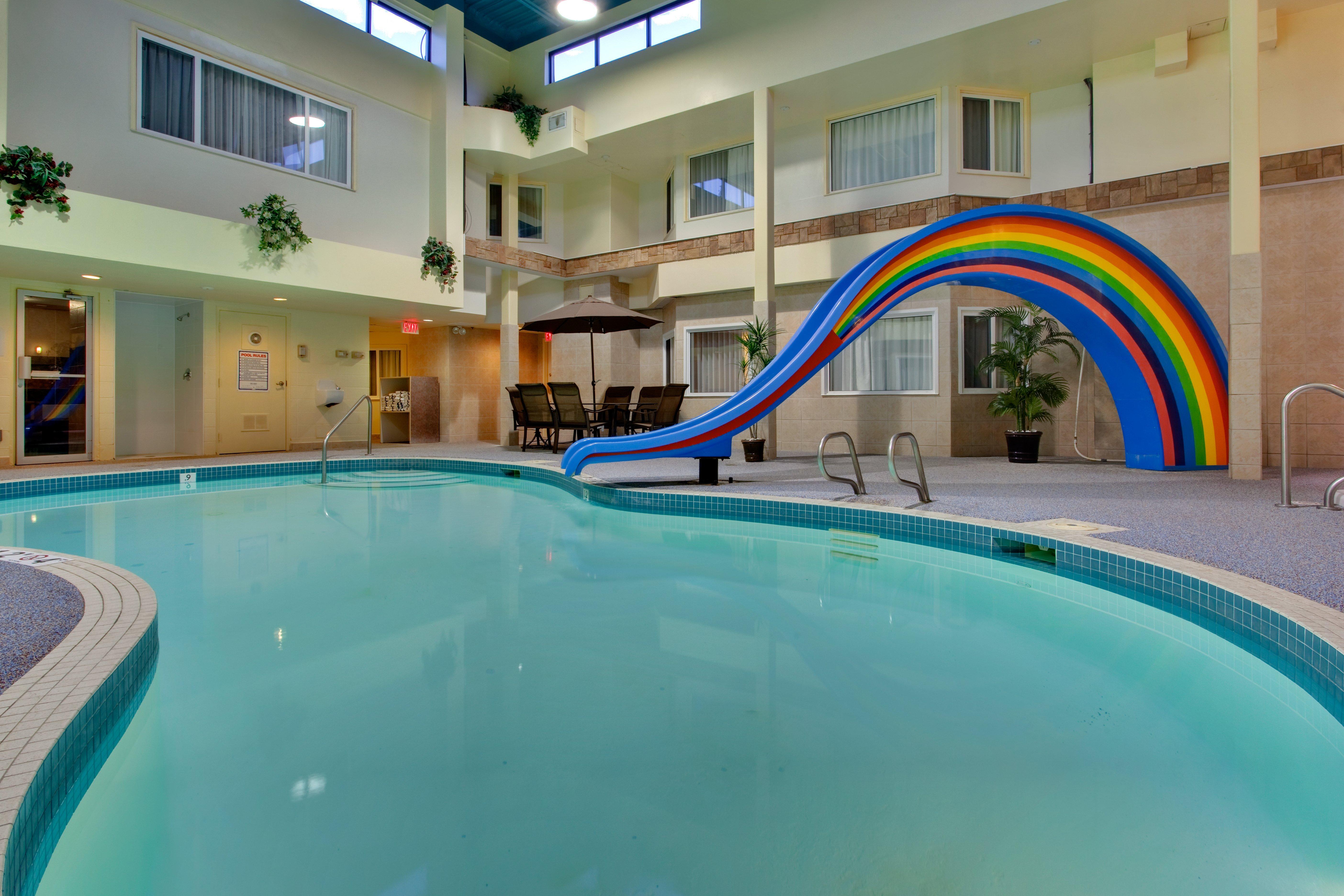 Holiday Inn Express Red Deer By Ihg Экстерьер фото