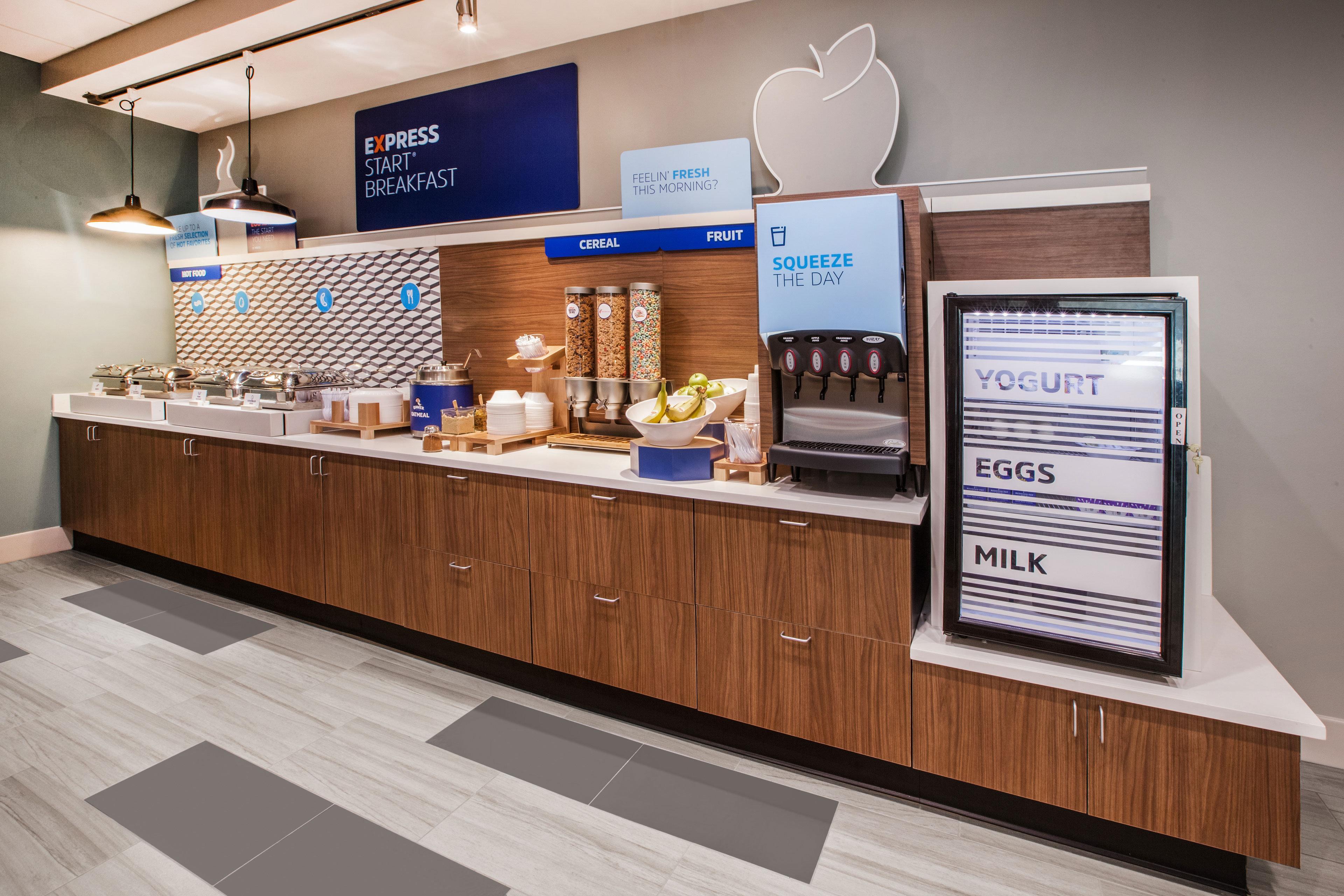 Holiday Inn Express Red Deer By Ihg Экстерьер фото