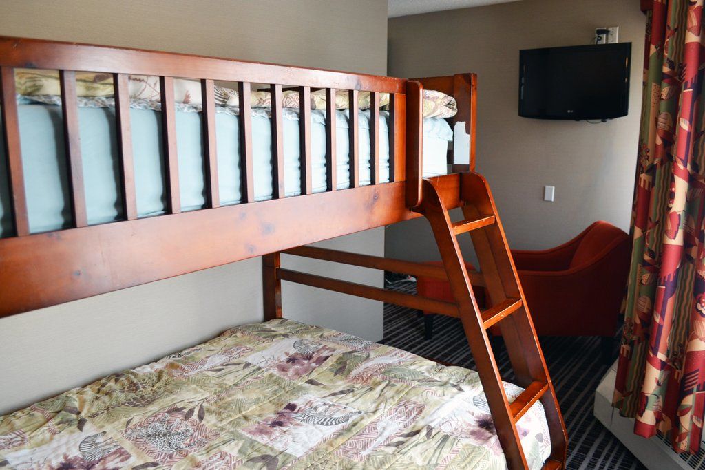 Holiday Inn Express Red Deer By Ihg Экстерьер фото