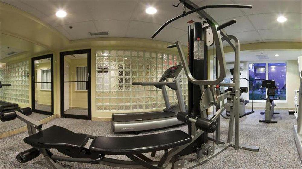 Holiday Inn Express Red Deer By Ihg Экстерьер фото